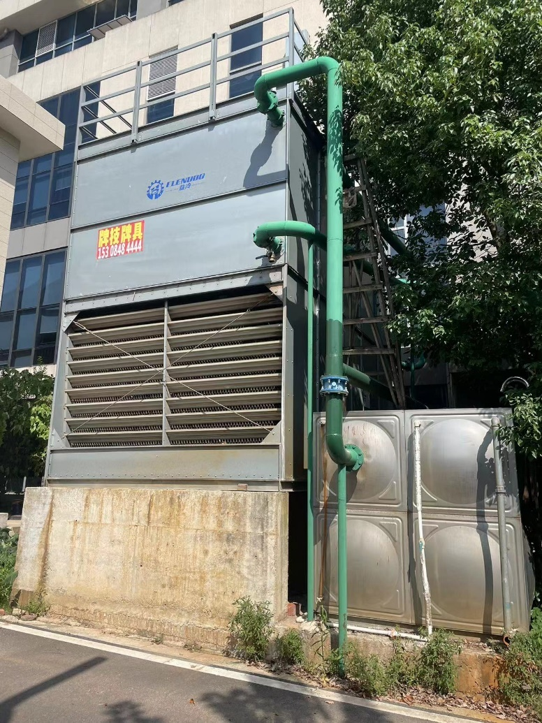 圖1-2冷卻塔現(xiàn)場照片2 圖1-2冷卻塔現(xiàn)場照片2